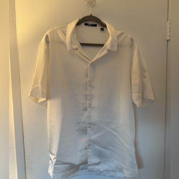 Fashion Nova Men's White Silk Button Down Shirt - Picture 1 of 2